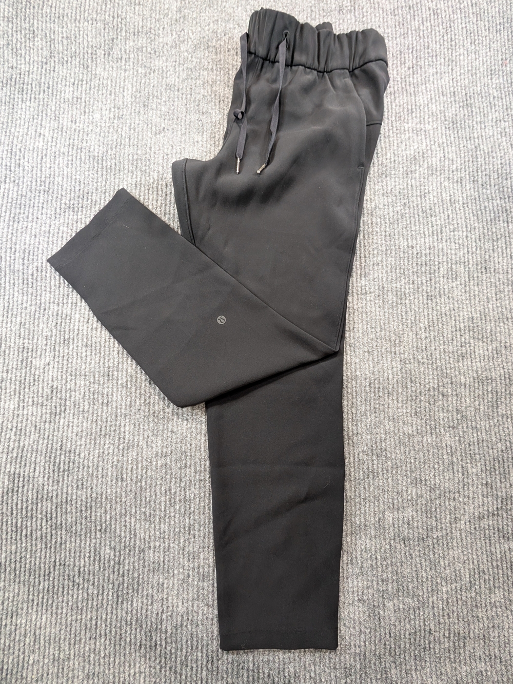 Lululemon On The Fly Pant Woven Black Size 6